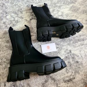 Chelsea Boots